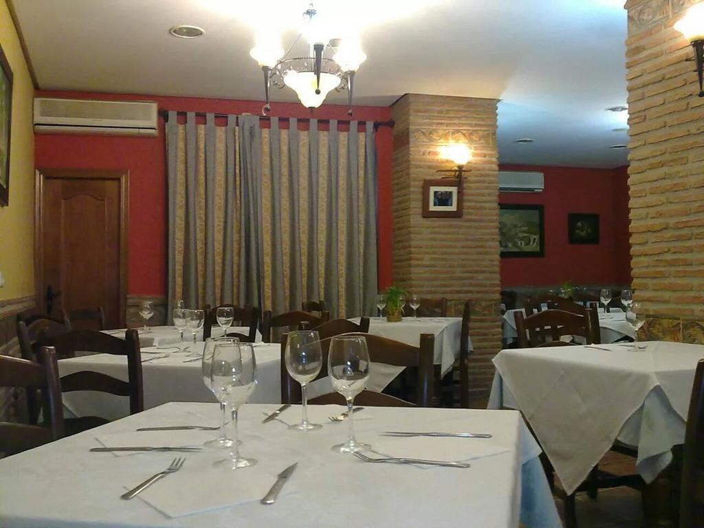 Hotel Meson El Numero Uno Antequera Exterior foto